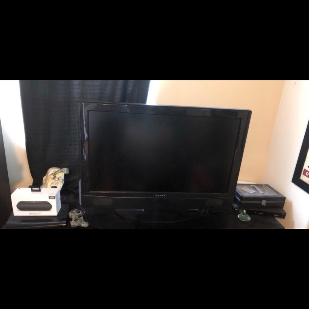 Flat screen dynex tv